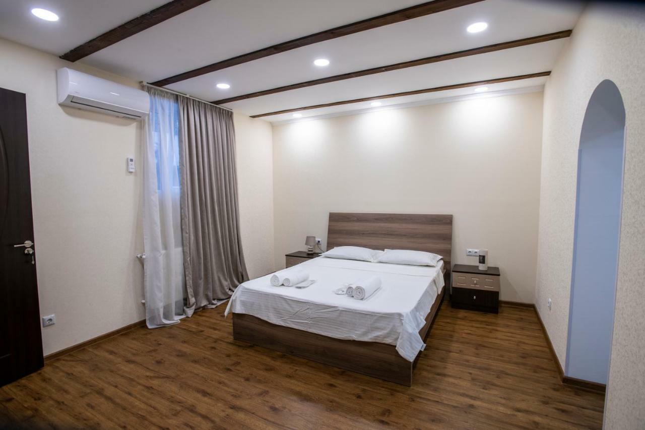 Dada - Cozy Apartment In The Center Of Tbilisi ภายนอก รูปภาพ